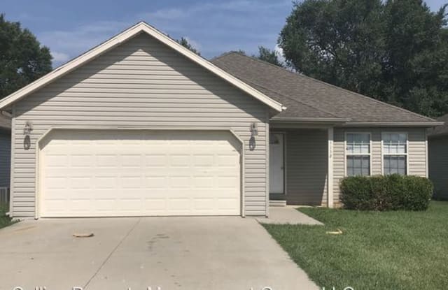 1148 S Brown Ave - 1148 South Brown Avenue, Springfield, MO 65802