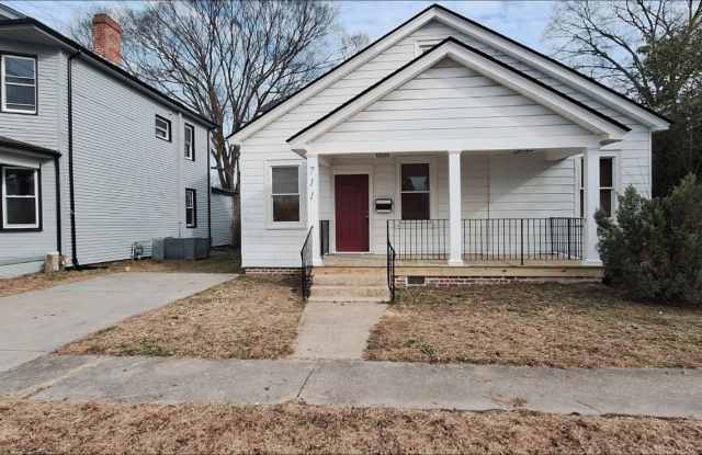 Photo of 711 Lafayette Ave