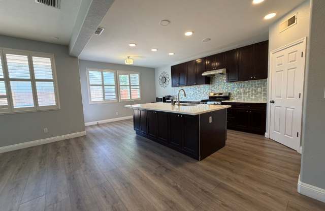 AVAILABLE NOW! LEASE TODAY! 4 Bedroom 3 Bath Elk Grove Home with Bonus Room!