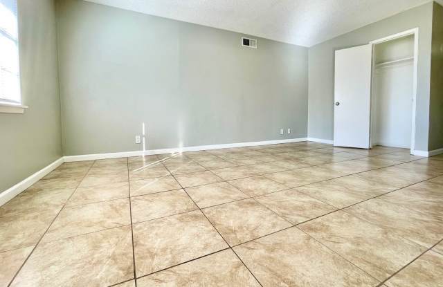 3822 Englewood Circle