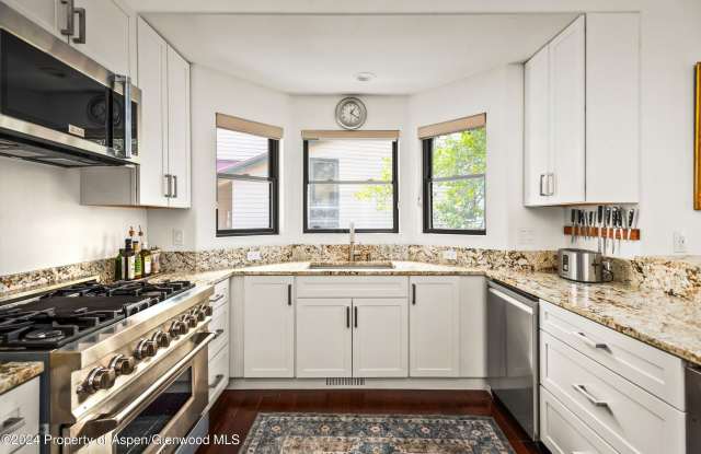 Photo of 2024 Arbor Park Drive