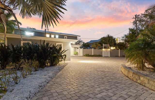 104 KLOSTERMAN ROAD W