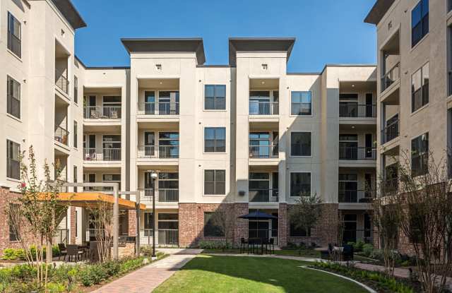 Photo of 2626 Fountain View