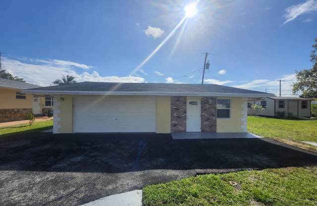 511 N 60th Way unit: East Apartment