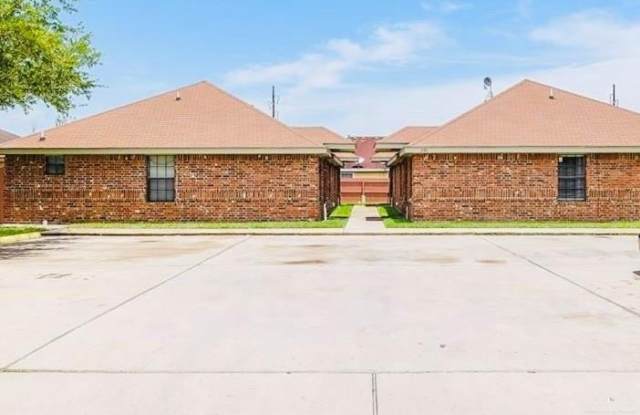 241 E 19th Street unit: 2