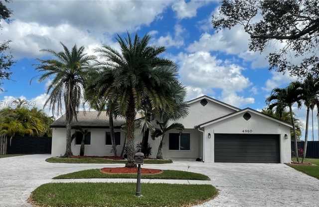 4960 SW 119th Ave