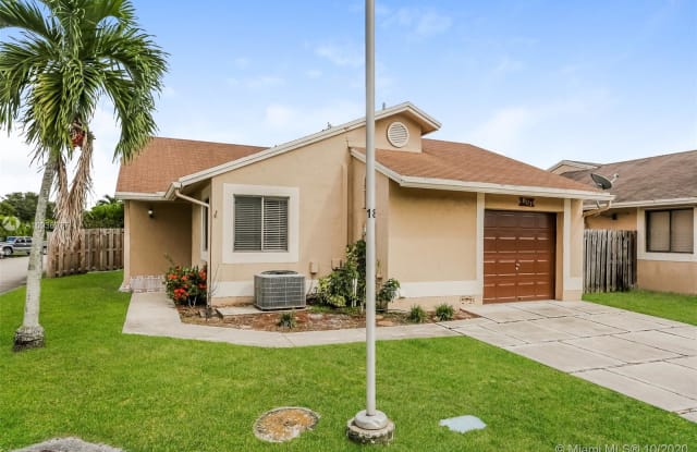 901 SW 109th Ave - 901 Southwest 109th Avenue, Pembroke Pines, FL 33025