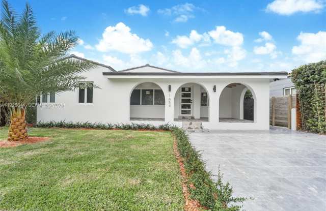 Photo of 1654 SW 18th Ave