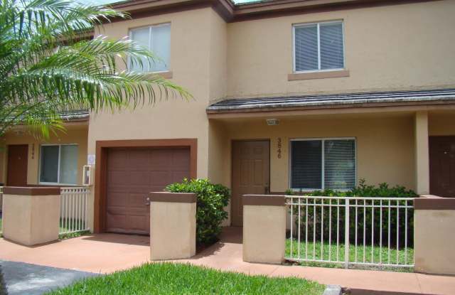 !!DISCOVER OPEN SPACES OF "THE PARK" Luxurious 2/2.5 Townhouse call for specials!!$$