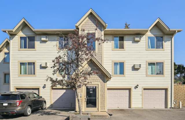 13308 Parkwood Dr # 205