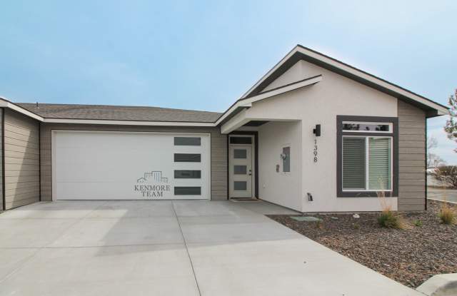 FURNISHED: 2 Bedroom, 2 Bath Home in West Richland