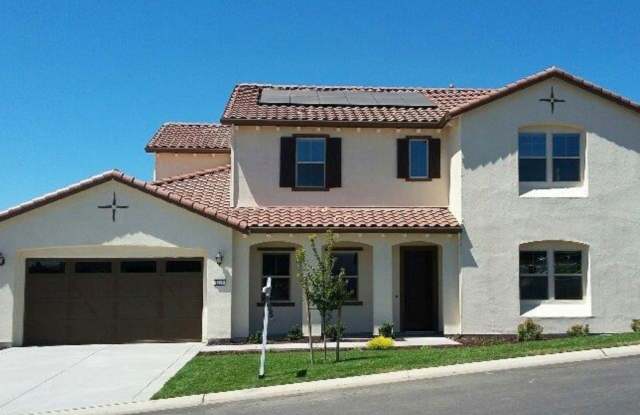 4 Bedroom, 4.5 Bathroom, 3,650 Sqft Home in El Dorado HIlls Black Stone Gated Community.
