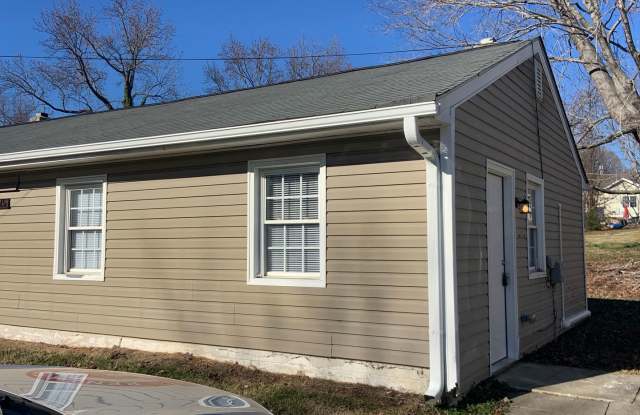 Newly Renovated One Bedroom Duplex - 1015 Tuscaloosa Street, Greensboro, NC 27406