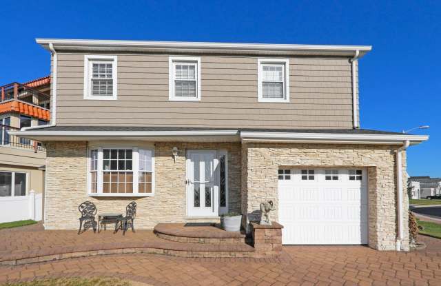 Photo of 29 Ocean Dr W Dr