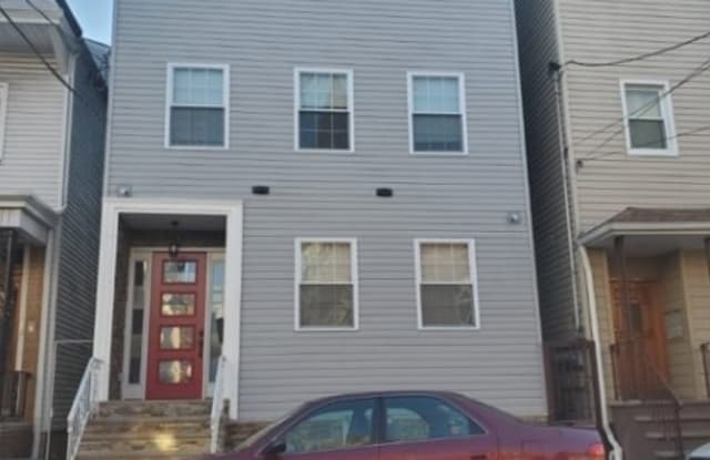 372 WALNUT ST - 372 Walnut St, Newark, NJ 07105