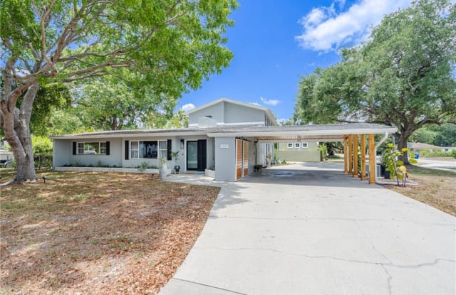 1559 Barcelona AVE - 1559 Barcelona Avenue, Fort Myers, FL 33901