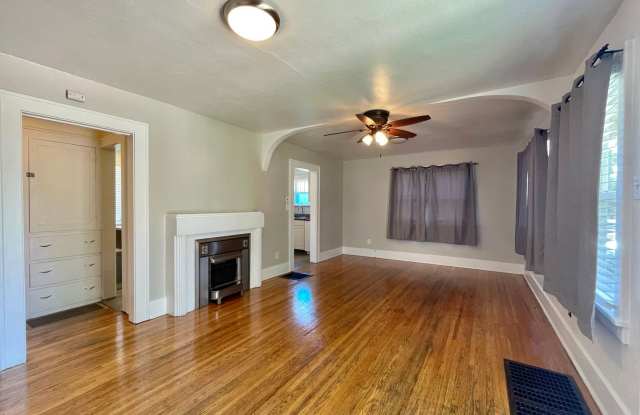 Photo of ADORABLE 4 bedroom standalone home