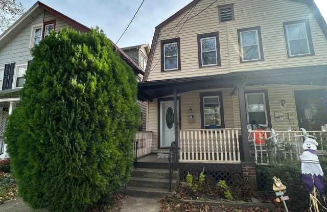 Photo of 303 HARRISON Street