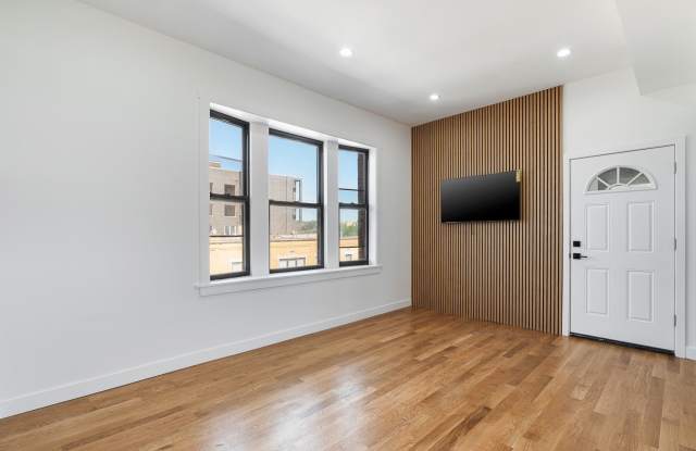 3025 W Irving Park Rd