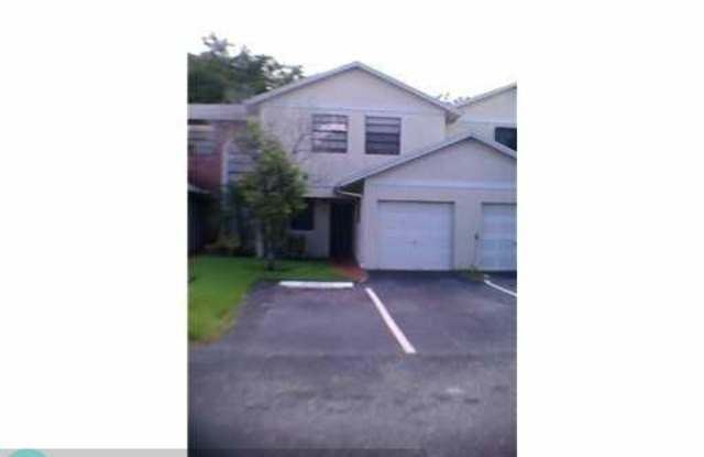 305 NW 103RD TER - 305 Northwest 103rd Terrace, Pembroke Pines, FL 33026