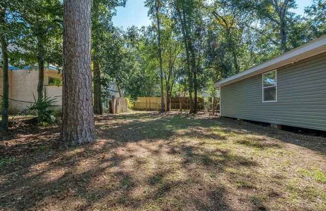 WOW!! 50% OFF FIRST MONTH’S RENT IF LEASE SIGNED BY 12/1/25