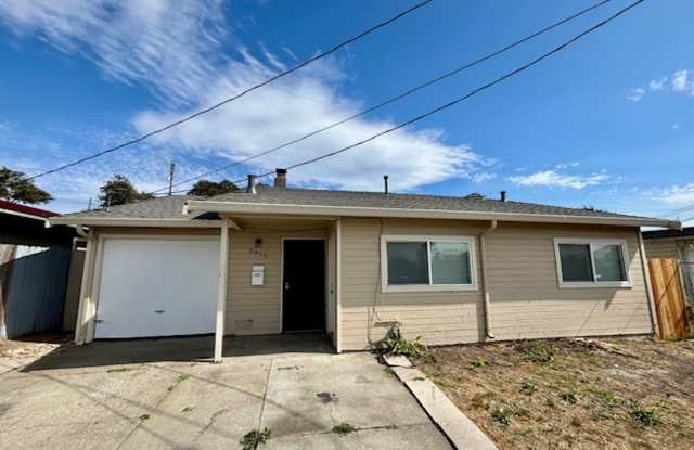 Photo of Great 3 Bed 1 Bath House with Garage in Richmond - AVAILABLE NOW !!!