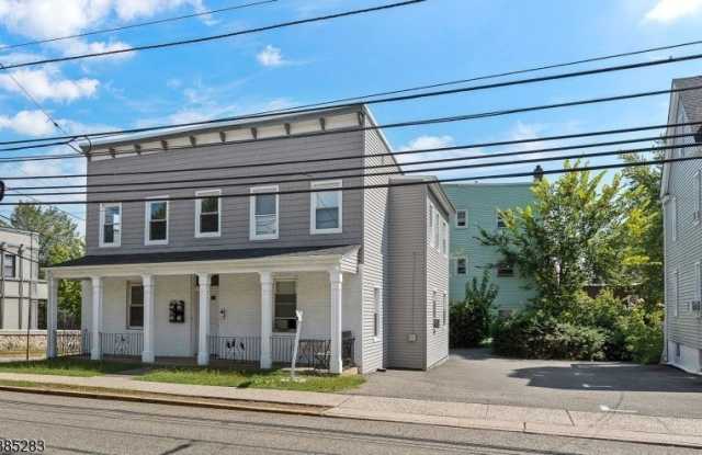 143 Valley Rd Unit 2L