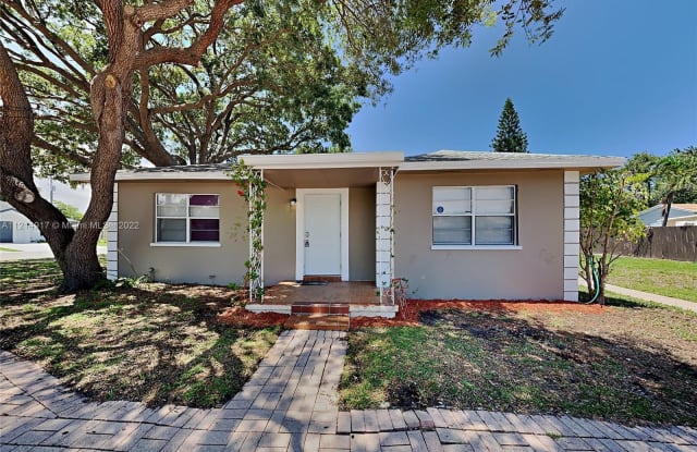 112 S 4th St S - 112 4th St S, Lantana, FL 33462