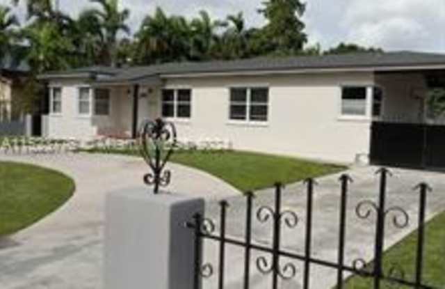 8839 Sw 28th St - 8839 Southwest 28th Street, Westchester, FL 33165