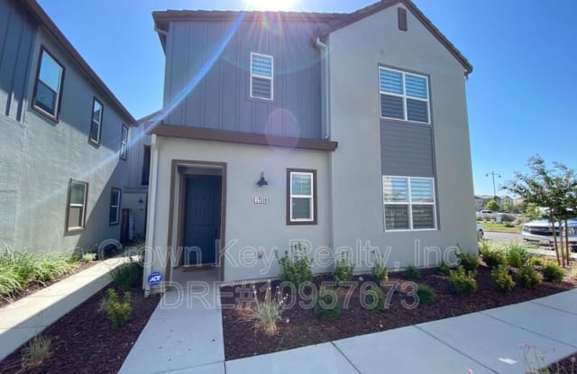 17539 Beachwood Dr - 17539 Beachwood Road, Lathrop, CA 95330