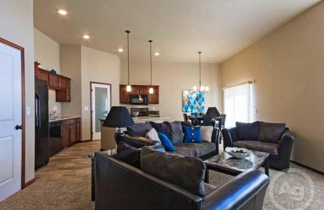 325 31st Ave E Unit C33