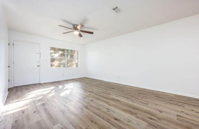 1013 Holton Avenue unit: 3