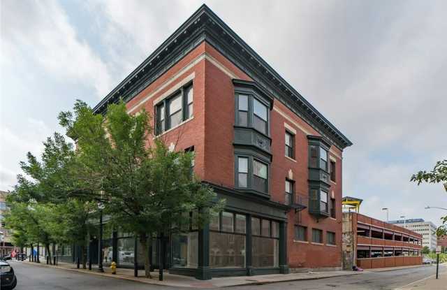 ****Providence/Downcity – Beautiful Updated Condo at The Weybosset Condominiums at PPAC Square - $1,825****