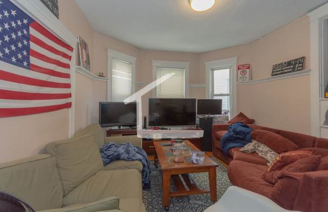 Unique and Amazing AparTment