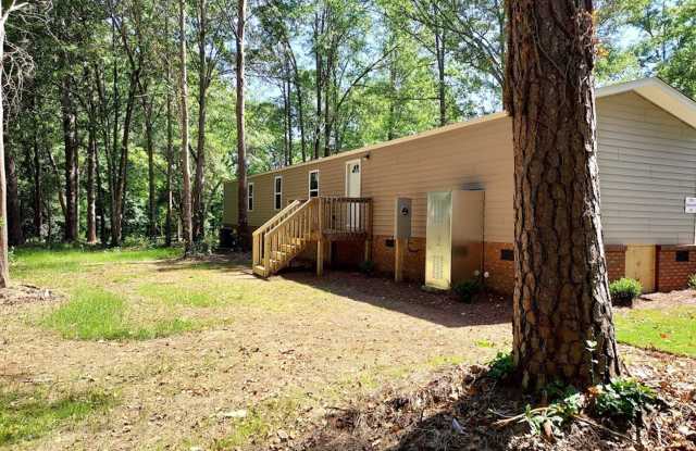3 Bedroom Mobile Home in Pelzer SC