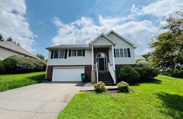 3 Bedroom 3 Bath House with 2 Car Garage
