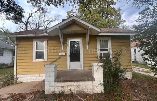 $700 - 2 bed 1 bath - Single Family Home