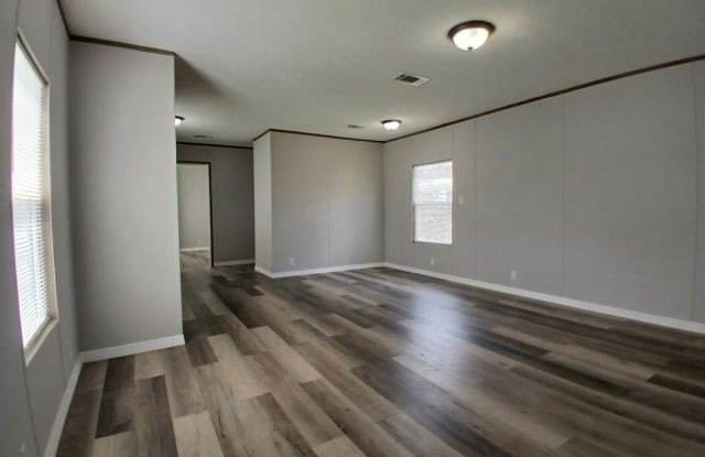 13632 Youngstown Ave