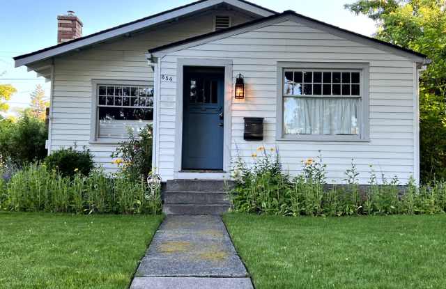 Charming Historical Home, Desirable Downtown Location. Flexible Lease Terms, 30-day Min. All Utilities Incld.