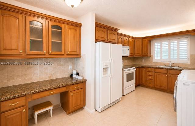 401 Briny Ave