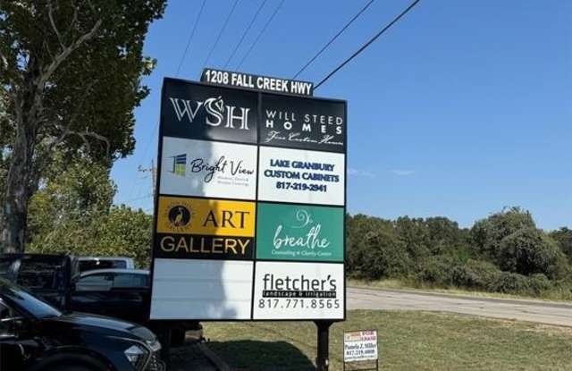 1208 Fall Creek Highway