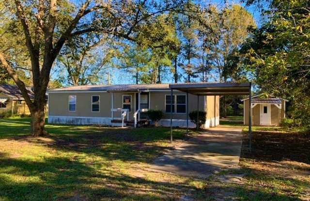 3BD/1B Manufactured Home off of Bemiss Rd.