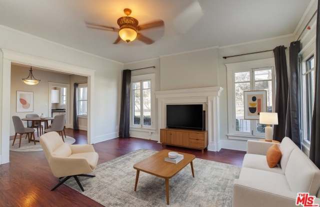 Photo of 1777 N Gower St unit: 1779