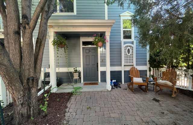 Fantastic Condo Near Centerra