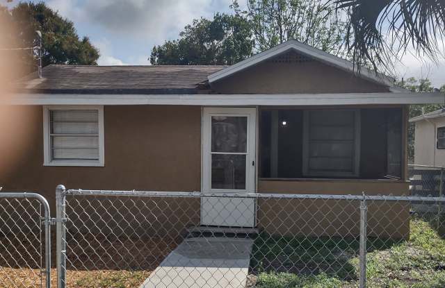 1407 Monroe Ave