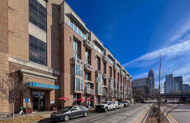 Move in ready modern loft condo in Uptown Charlotte just seconds to all the action.