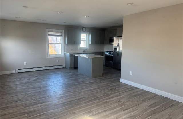 614 Monroe Boulevard unit: Upper