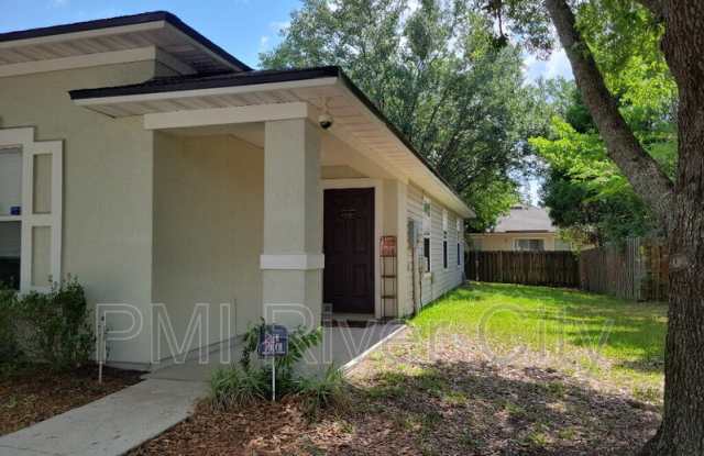 2419 Brian Lakes Drive East