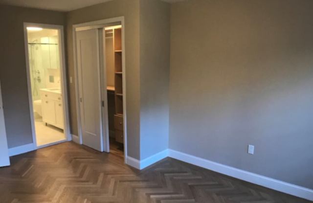 Photo of 305 East 88th St