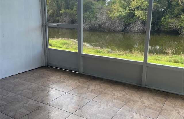 797 W LANCASTER ROAD